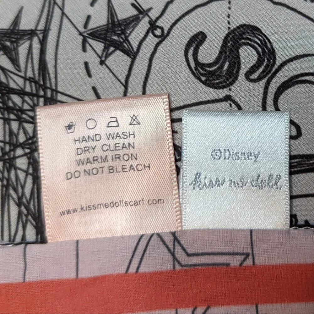 Disney Mickey Mouse Kiss Me Doll Scarf
